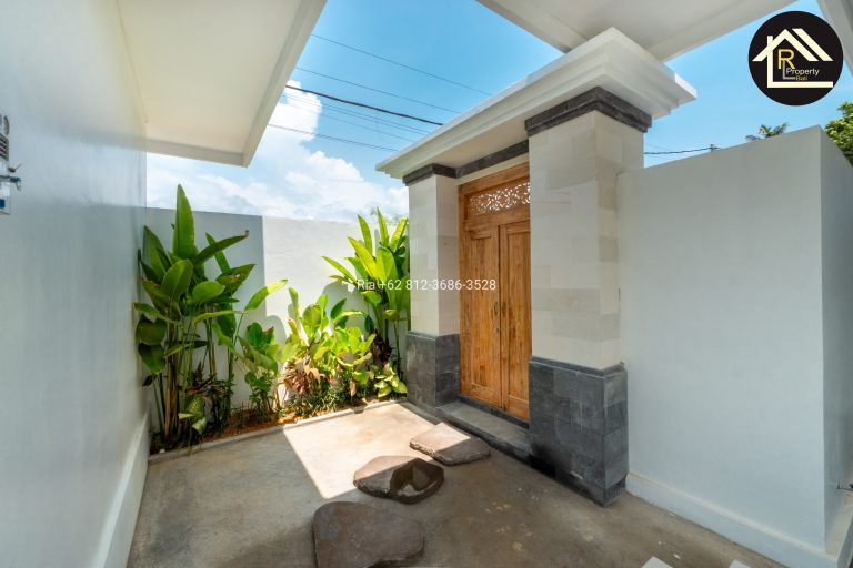 2BR Seseh Beach Villa (1)