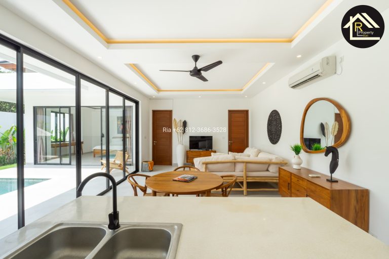 2BR Seseh Beach Villa (19)