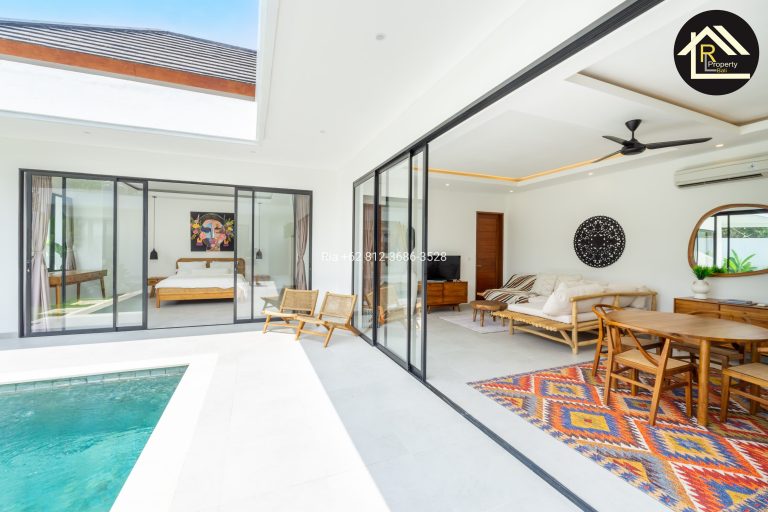 2BR Seseh Beach Villa (20)