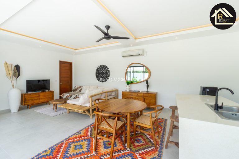 2BR Seseh Beach Villa (24)