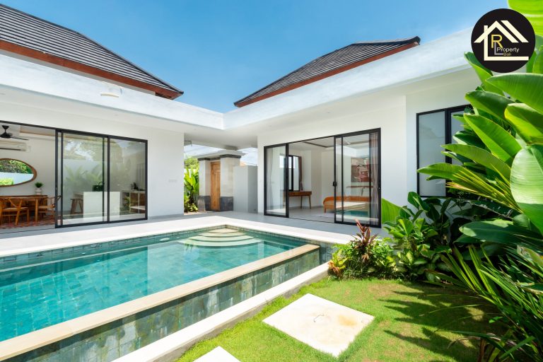 2BR Seseh Beach Villa (30)