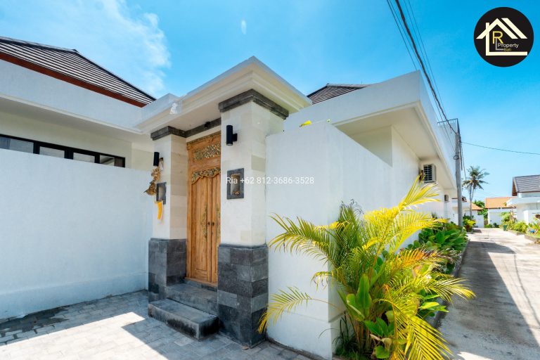 2BR Seseh Beach Villa (31)