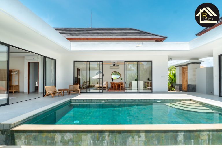 2BR Seseh Beach Villa (33)