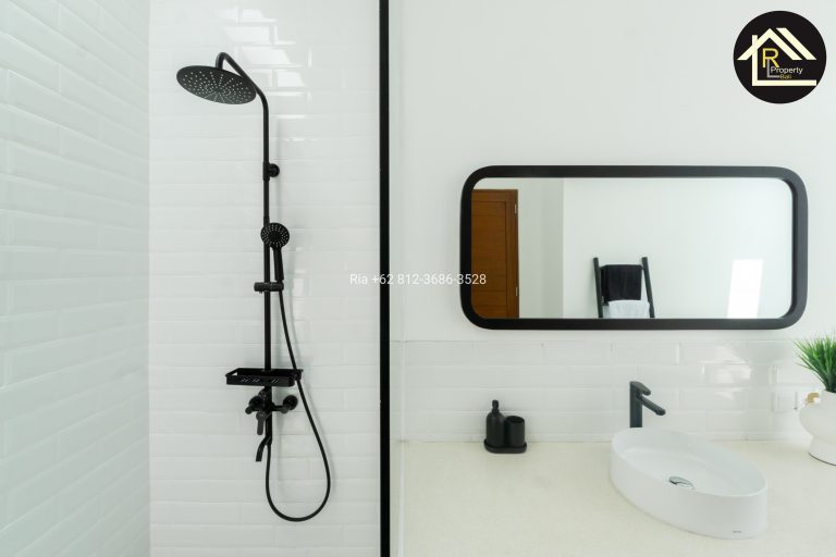 2BR Seseh Beach Villa (34)