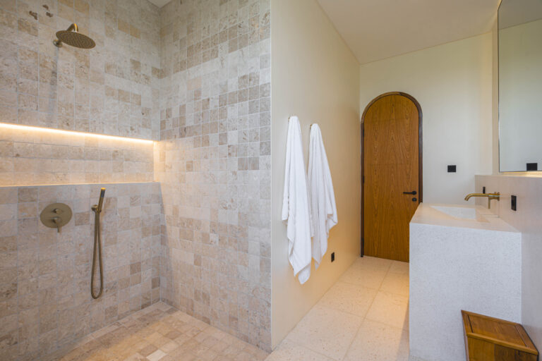 1st Bathroom (4)
