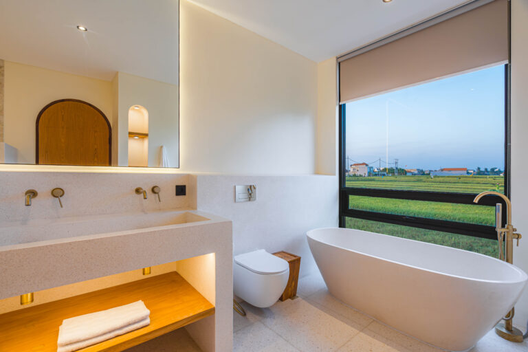 2nd Bathroom (3)